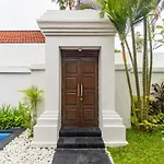 Casa Jinah 2 I Simply Modern Twin Villas